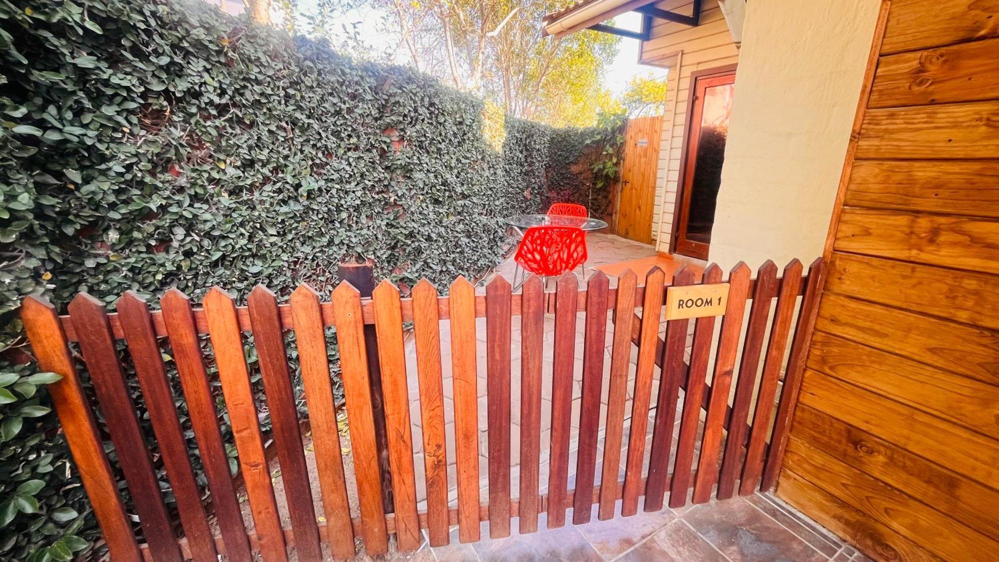מלון אמפאנייני The Wood House מראה חיצוני תמונה
